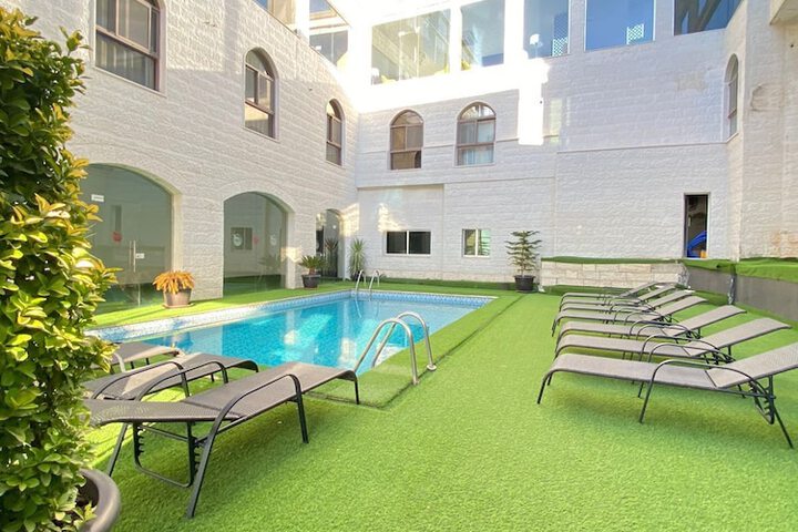 Pool 15 of 20