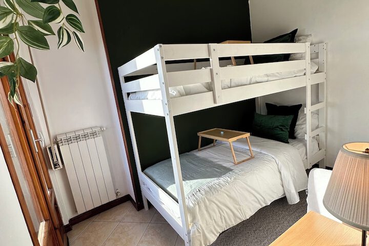 Room 9 of 17