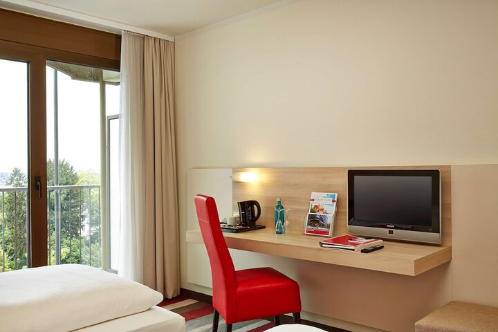 Room 10 of 47