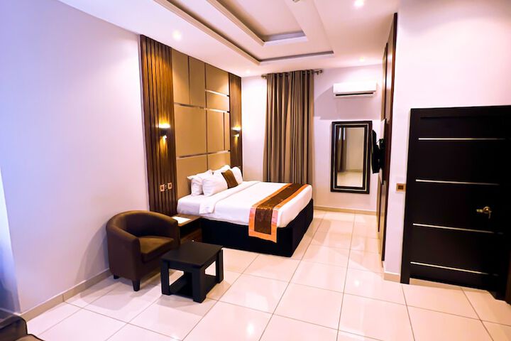 Room 7 of 23