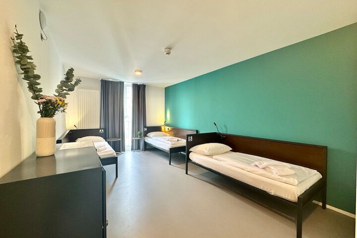 Room 13 of 72