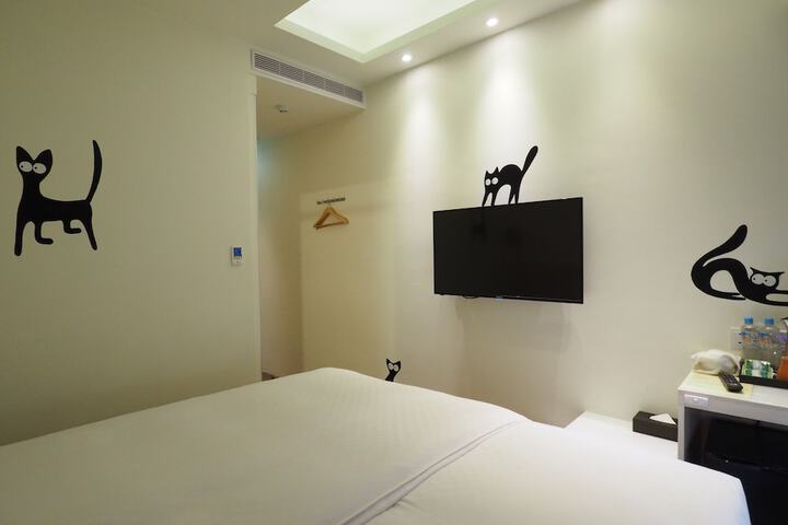 Room 9 of 69