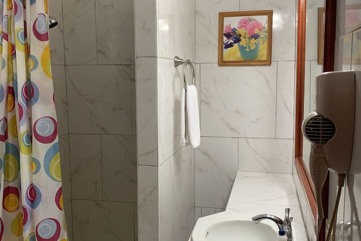 Room 76 of 162