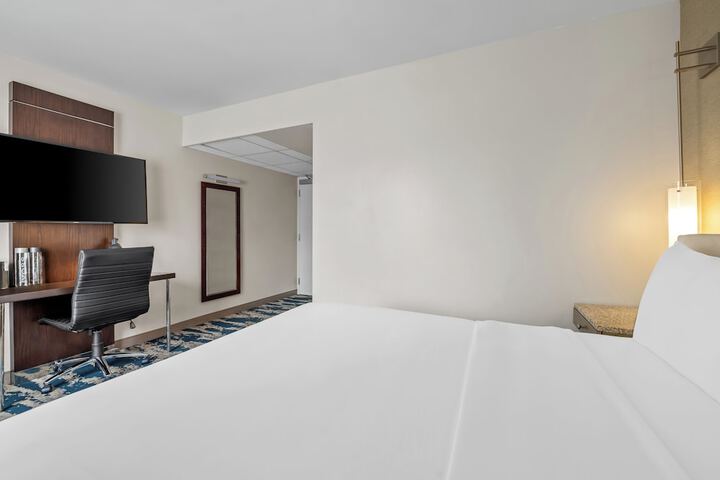 Room 80 of 166