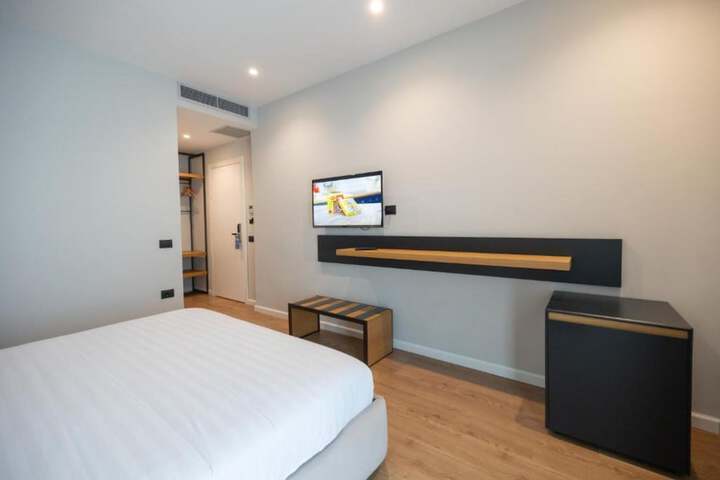 Room 16 of 52