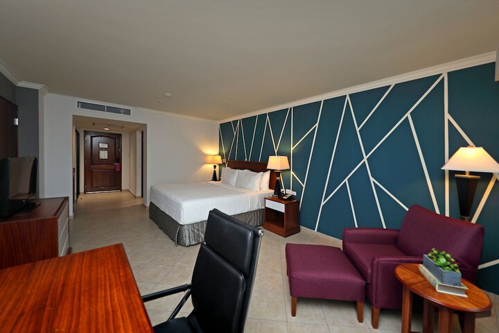 Room 18 of 107
