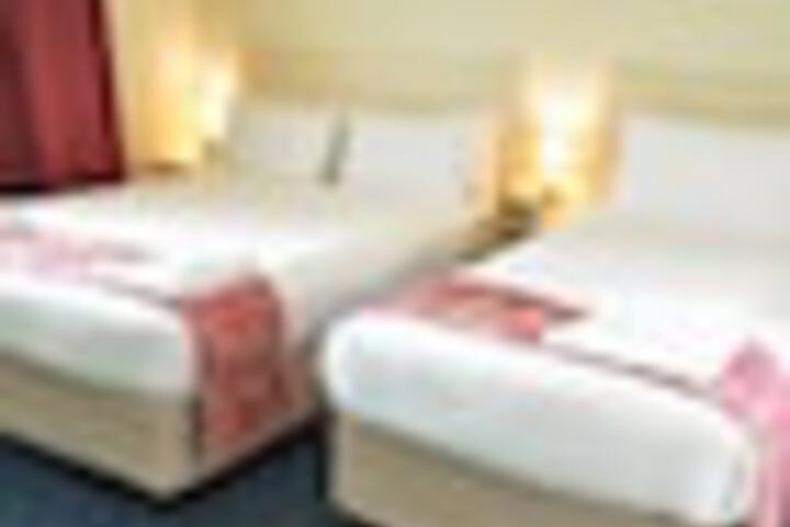 Room 26 of 102