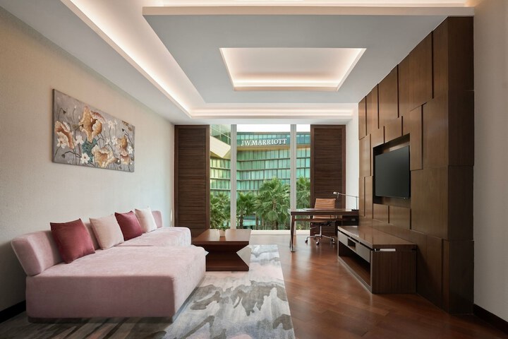 Room 52 of 176