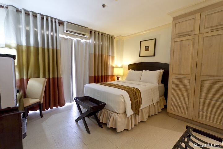 Room 19 of 121
