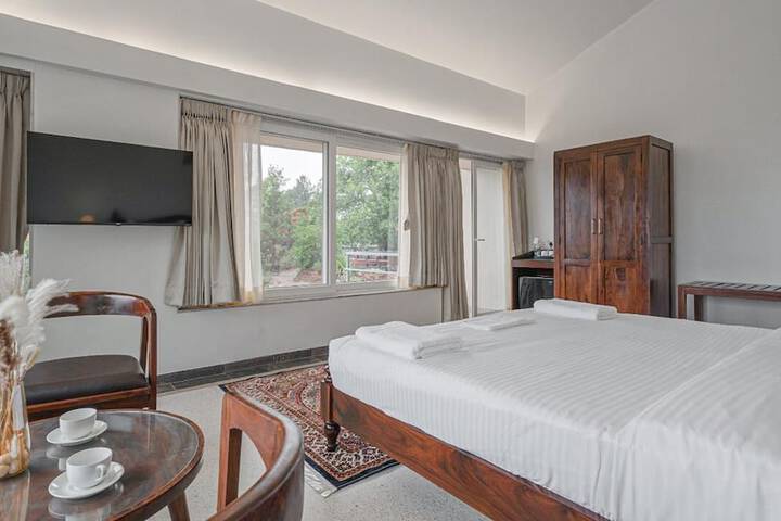 Room 15 of 37