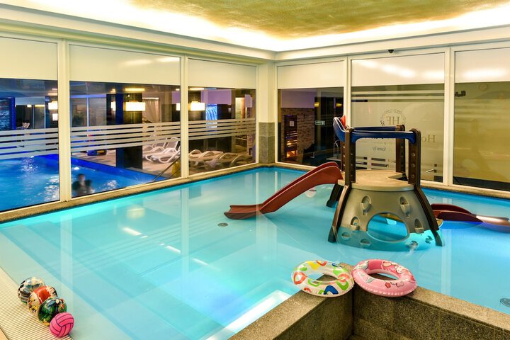 Hotel with Pool