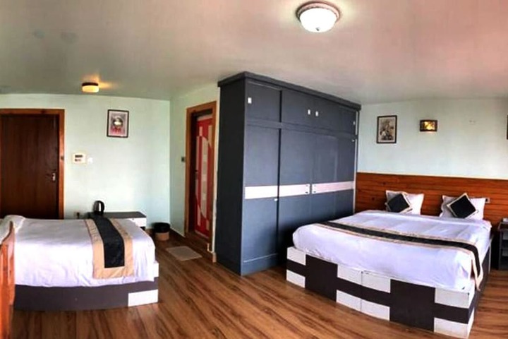Room 18 of 83