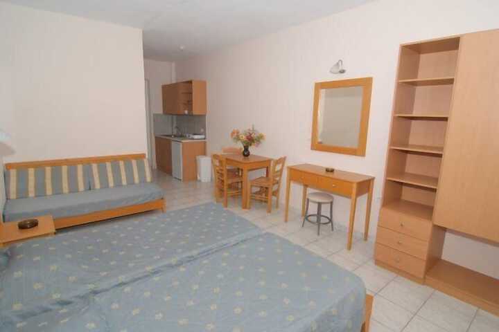 Room 9 of 16