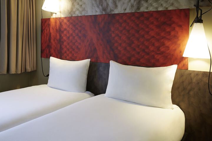 Room 8 of 46