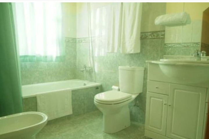 Room 5 of 11