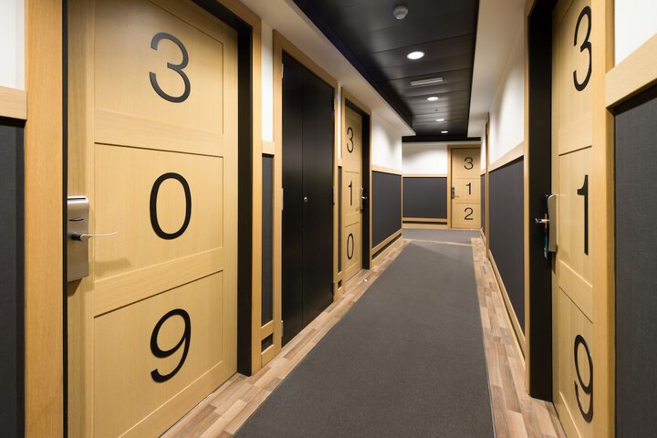 Room 36 of 82