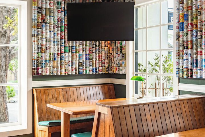 Sports bar
