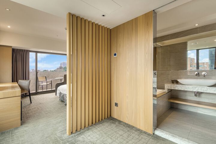 Room 46 of 108
