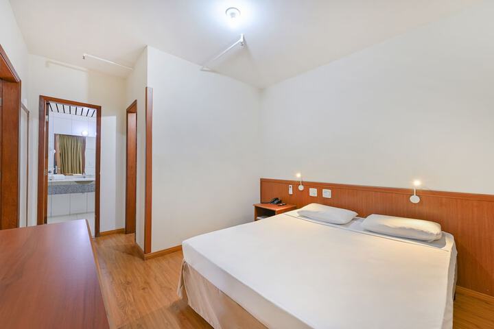 Room 8 of 32