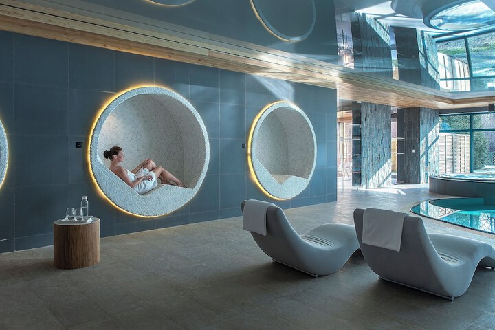 Pool Hotel