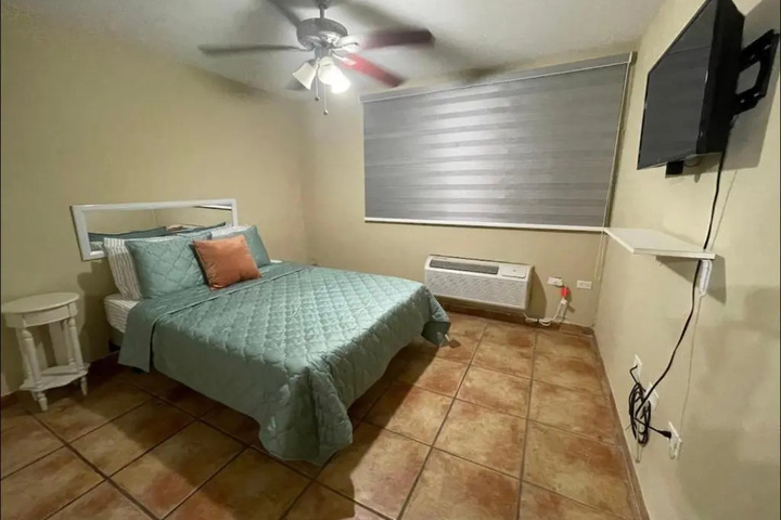 Image of Spacious Full Apt w / Beach Pools, Entertainment 3BR/2BT