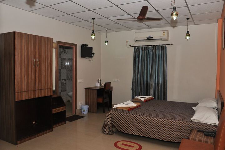 Room 45 of 169
