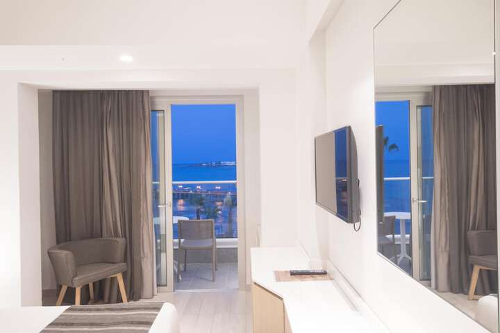 Room 5 of 35