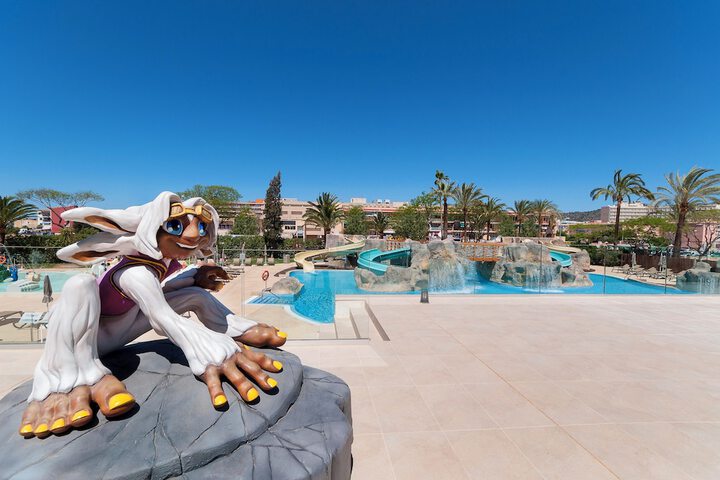 Pool Hotel