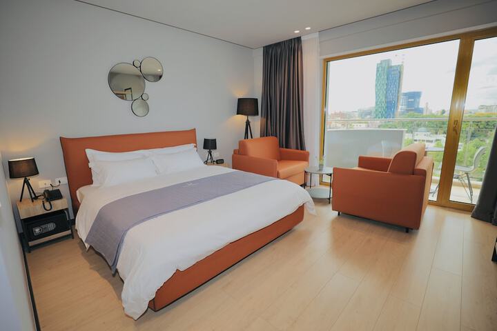Room 10 of 101