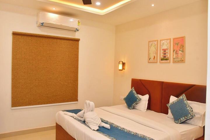 Room 7 of 15