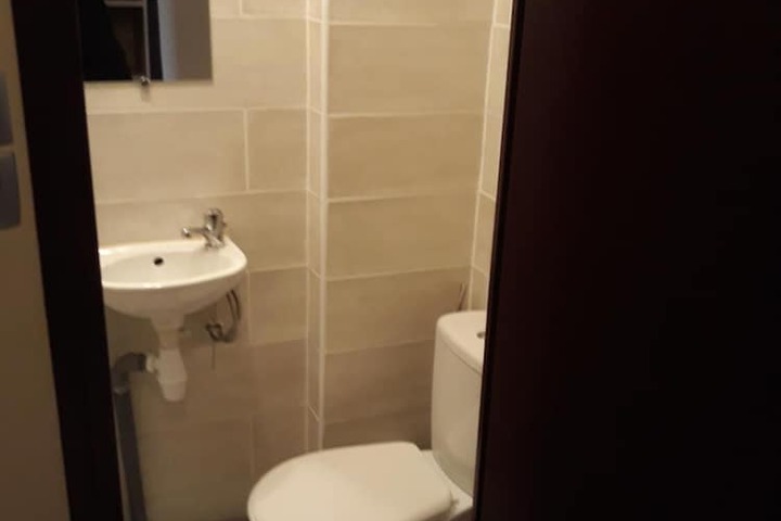 Room 8 of 12