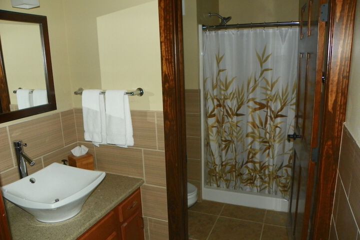 Room 6 of 18