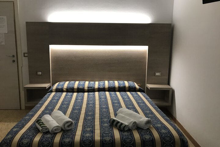 Room 7 of 24