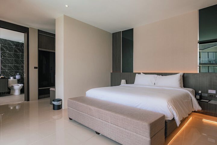 Room 13 of 46