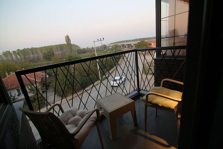 Terrace/Patio 8 of 16