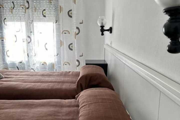 Room 7 of 133