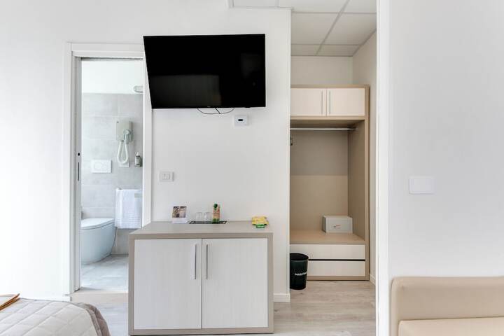 Room 18 of 80
