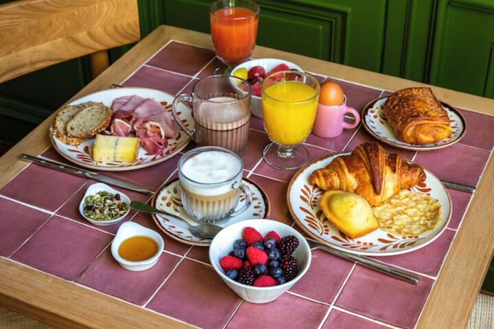 Breakfast/Coffee Service 90 of 112
