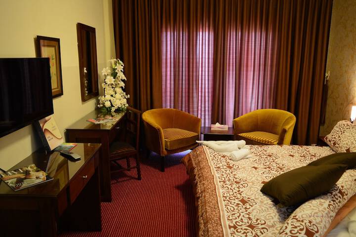 Room 16 of 31