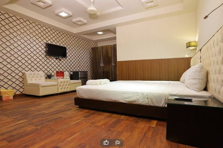 Room 9 of 9