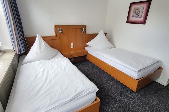 Room 4 of 22