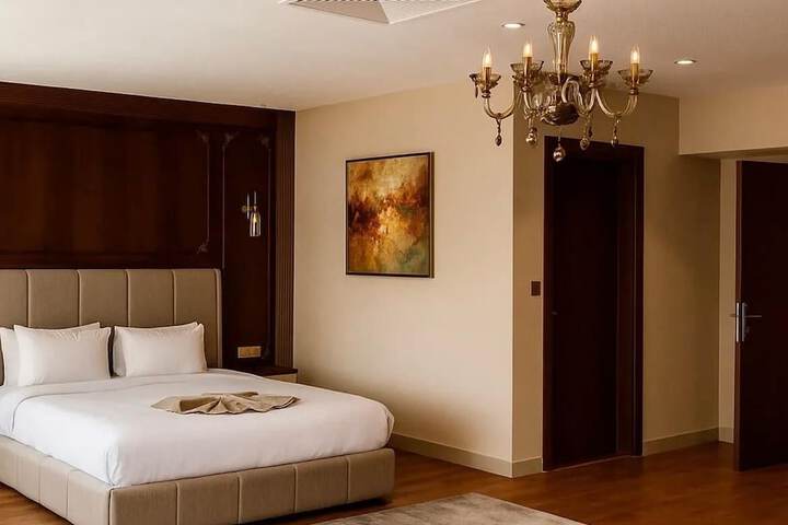 Room 15 of 40