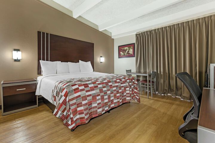 Room 16 of 33