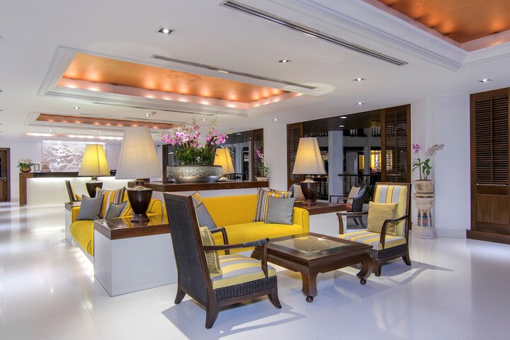 Entrance & Lobby