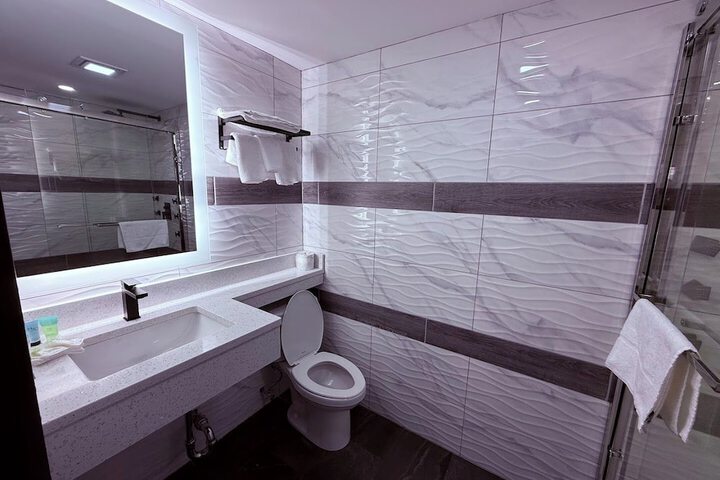Room 10 of 11