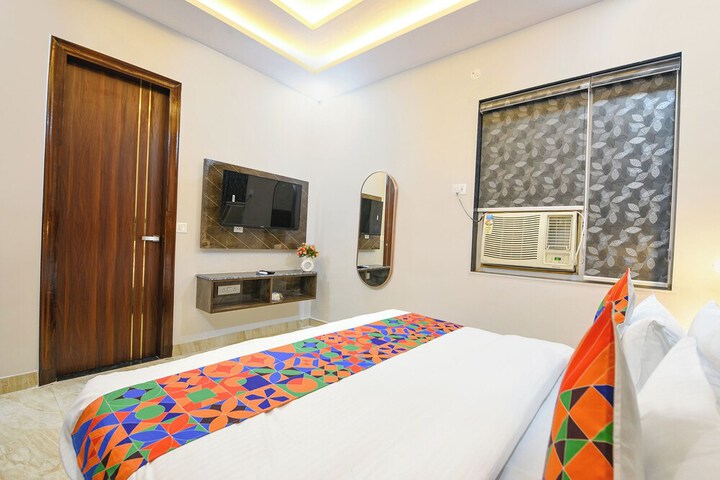 Room 17 of 36