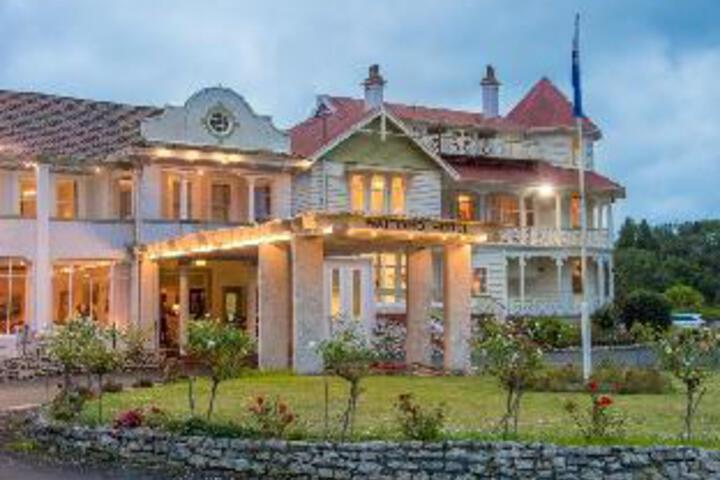 Waitomo Caves Hotel
