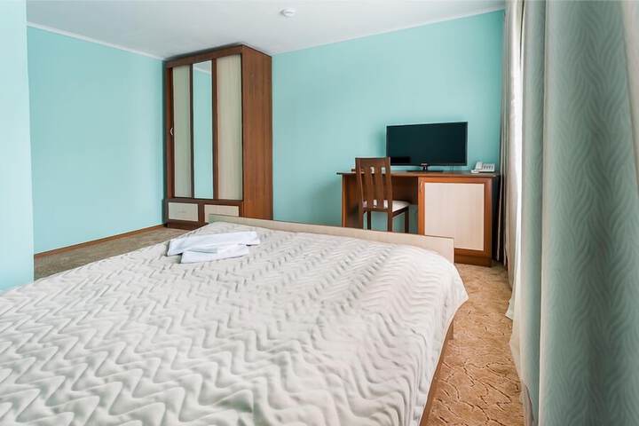 Room 27 of 45