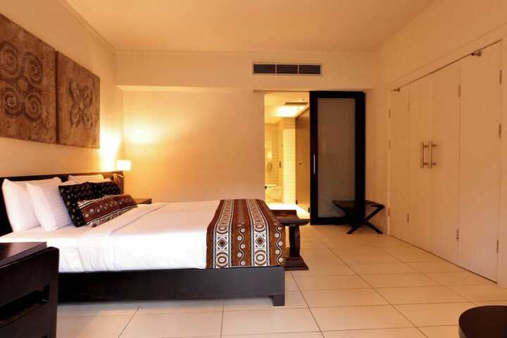 Room 33 of 261