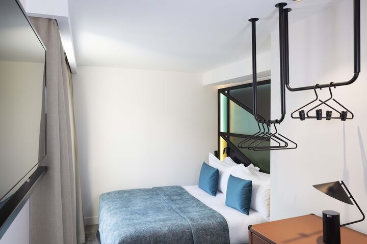 Room 15 of 65